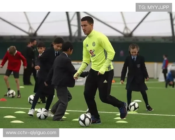 英超俱乐部联合开展社区项目，关注青少年足球发展