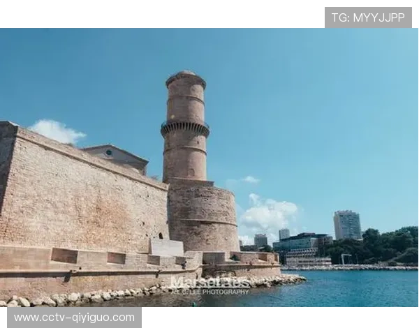 马赛俱乐部宣布将起诉机场袭击者，升级球员安保等级